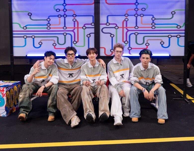 Đội CONGB quy tụ các thành viên chuẩn 1 nhóm nhạc.