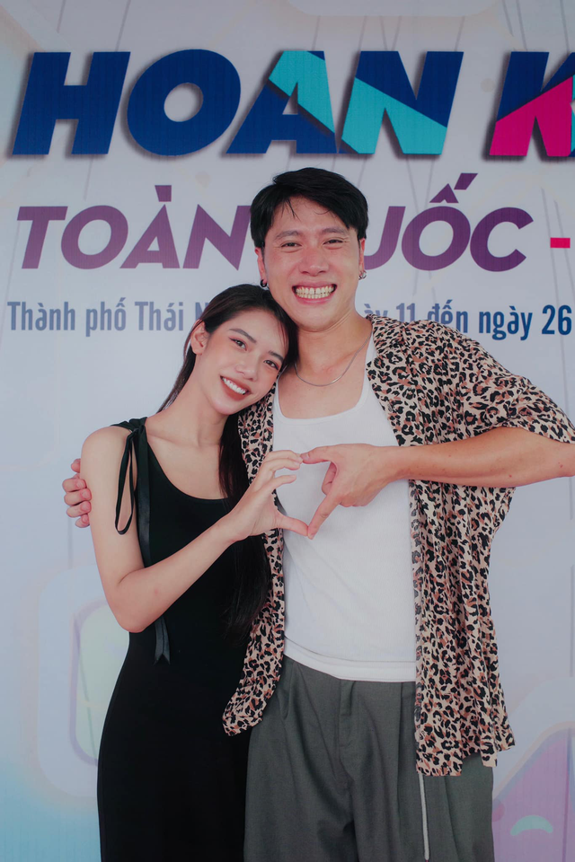 Hoàng Long đã kết hôn với nữ diễn viên Thanh Phụng.