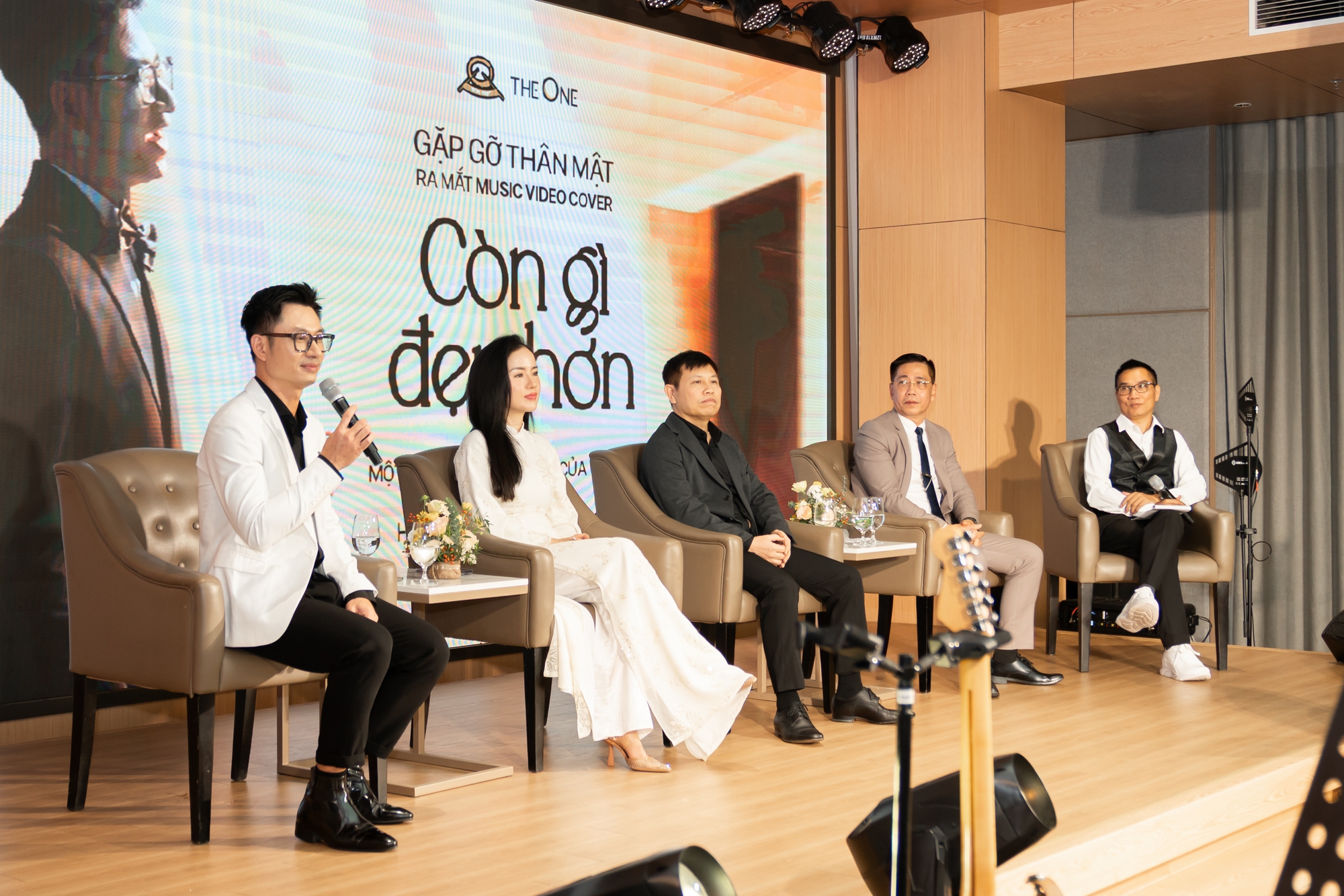 “Còn gì đẹp hơn” trở lại với bản phối đậm chất dân ca Bắc Bộ - Ảnh 4.