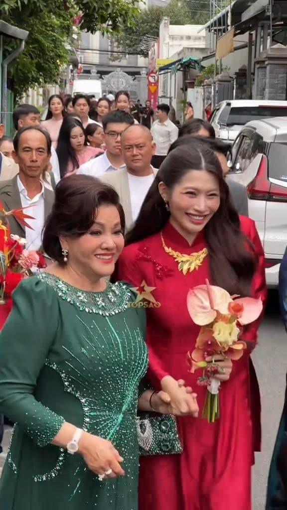 me-chong-a-hau-quynh-chau-doanh-nhan-giau-su-gia-the-het-co-2-ngoisaovn-w576-h1024 4 Chế Nguyễn Quỳnh Châu, á hậu Quỳnh Châu, sao Việt