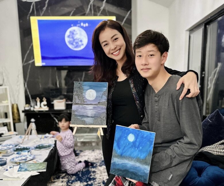 Jennifer Phạm tự hào khi quý tử ngoan ngoãn, có thành tích học tập tốt.