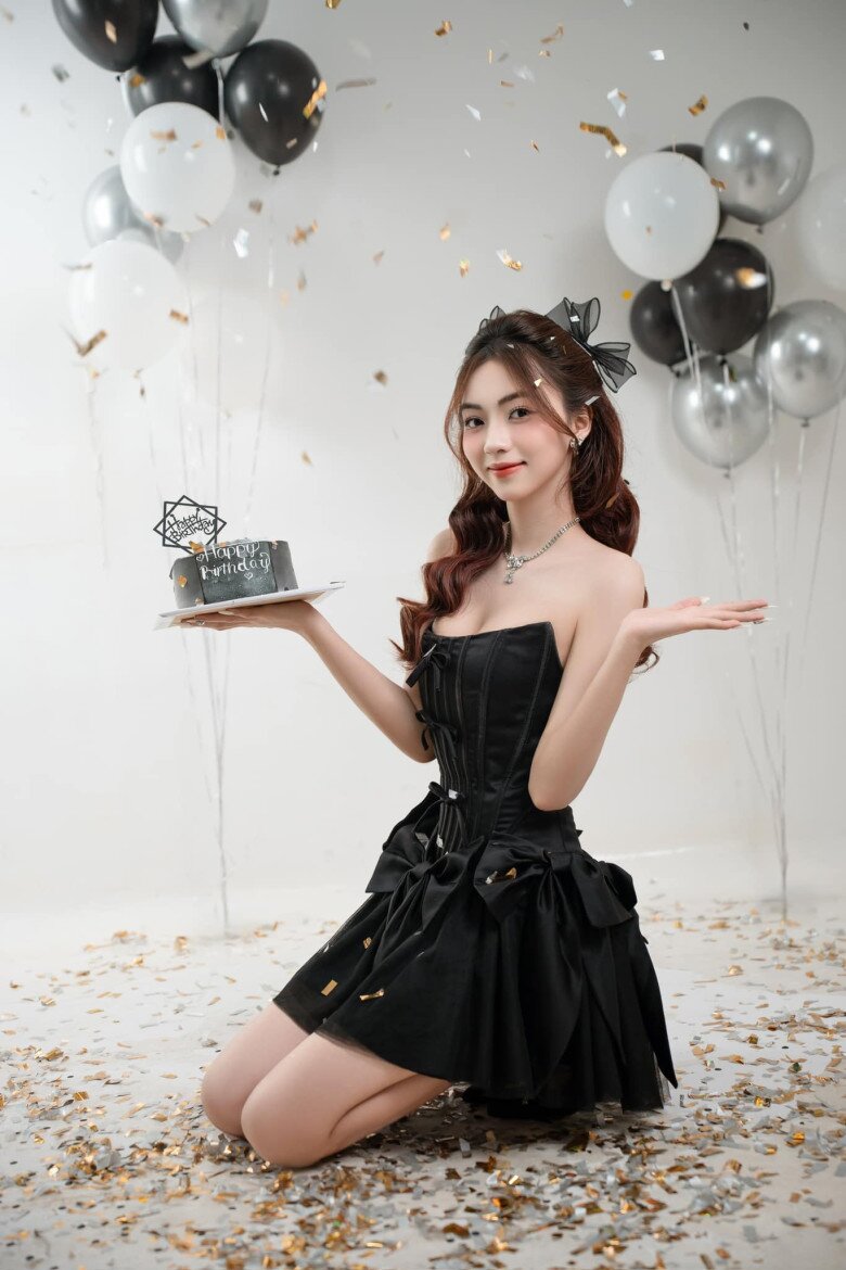 Cô gái 2K3 sở hữu gương mặt khả ái, dễ tạo thiện cảm.