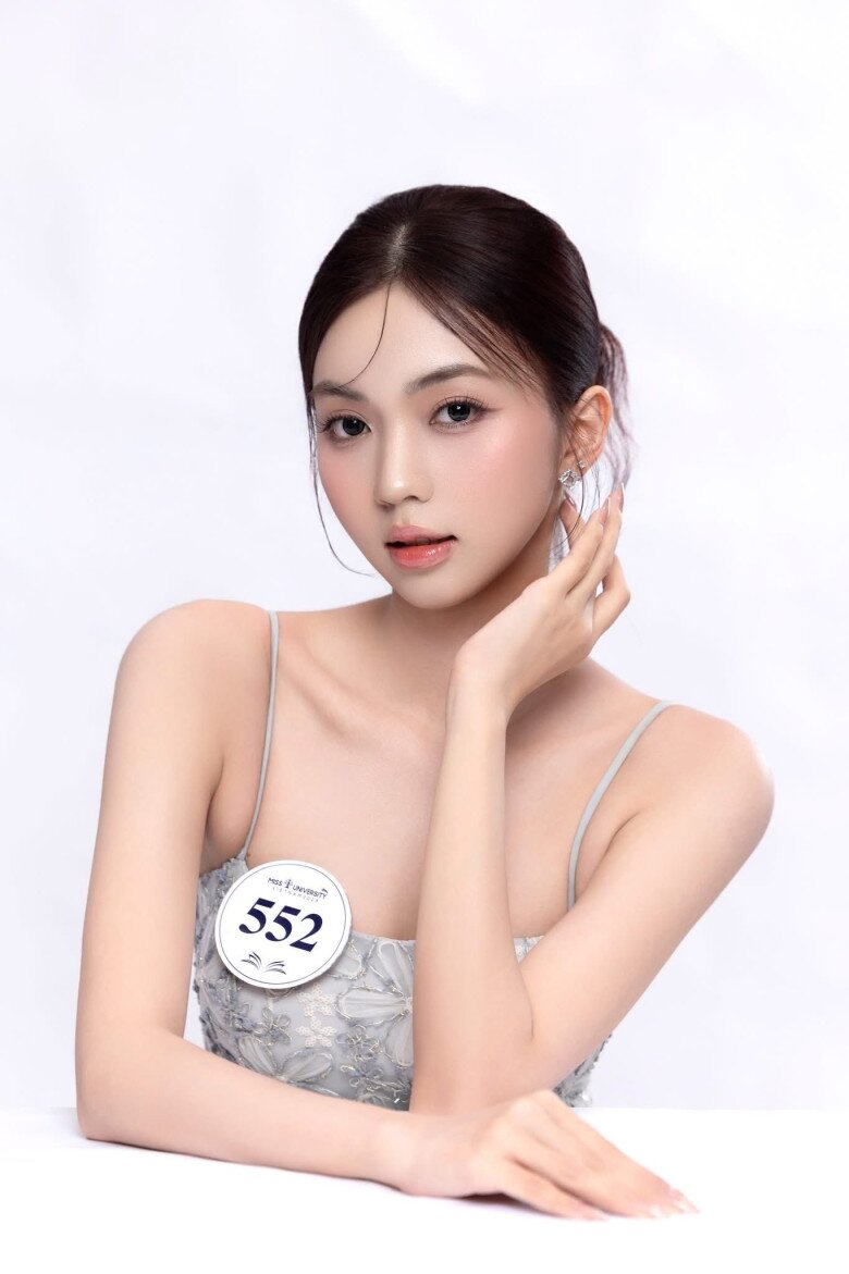 Nước da trắng như sứ của nữ sinh 2K3 là học trò của Bùi Quỳnh Hoa vừa đăng quang Hoa hậu sinh viên - 6