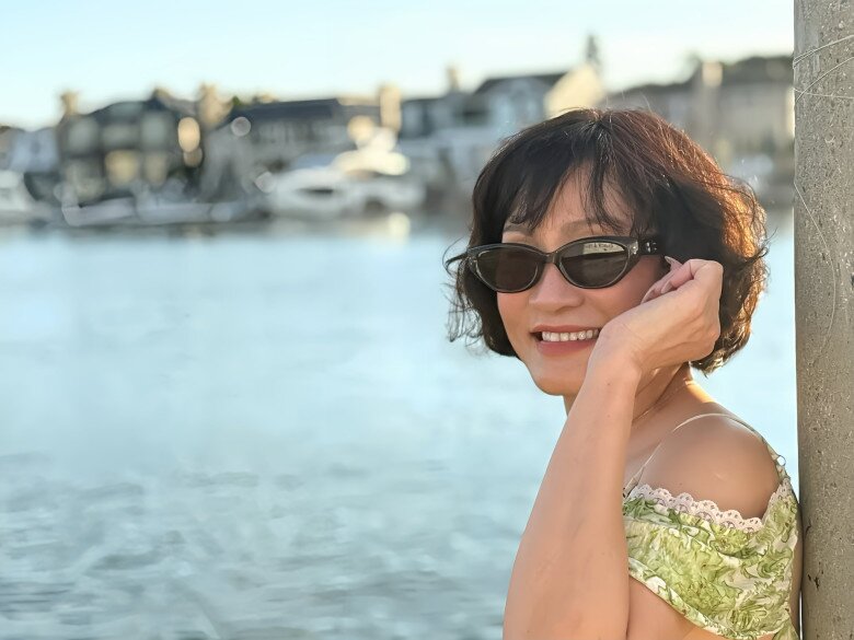 Chị kể ái nữ cũng thoải mái chia sẻ với mẹ về chuyện tình cảm nhưng nữ nghệ sĩ không can thiệp vào mối quan hệ của con.