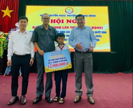 'Ông Hai khuyến học' - điểm tựa nhân ái - Ảnh 5.