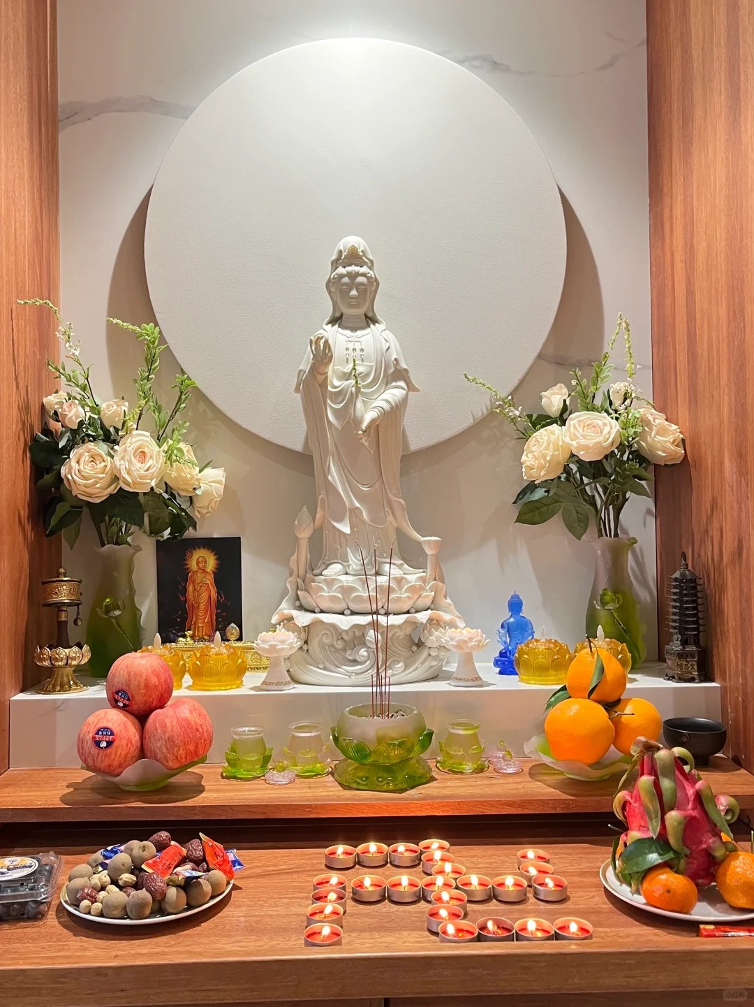 Nhà có bàn thờ Phật: Chỉ cần nhớ 4 điều này khi thắp hương, cuộc sống bỗng nhiên thuận lợi đến bất ngờ- Ảnh 2.