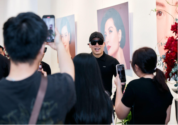 Siêu mẫu đời đầu Việt Nam hội ngộ dàn sao “khủng” - Ảnh 4.