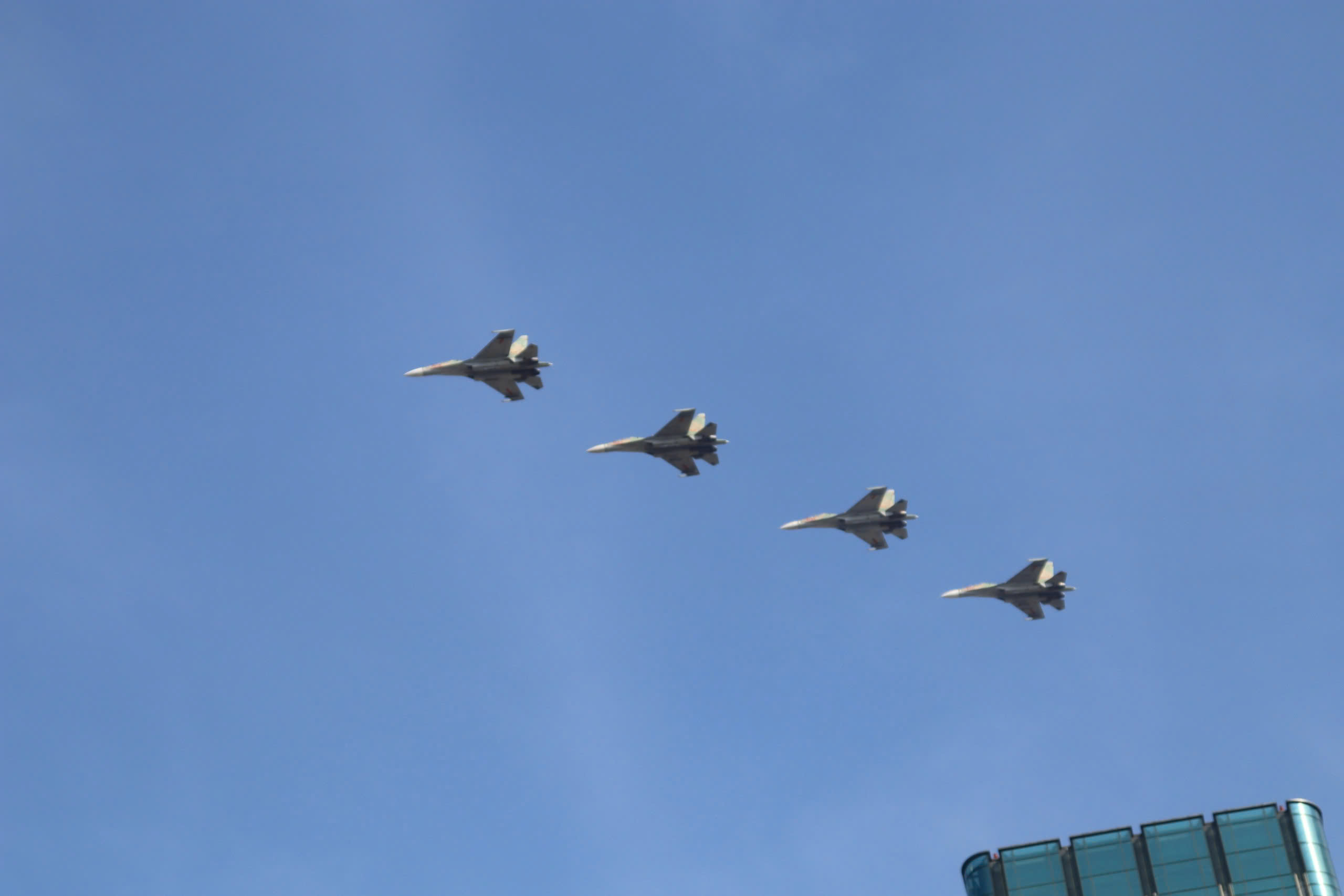 Những địa điểm xem diễu binh, pháo hoa và trình diễn máy bay “không có chỗ chê” dịp 30-4- Ảnh 8.