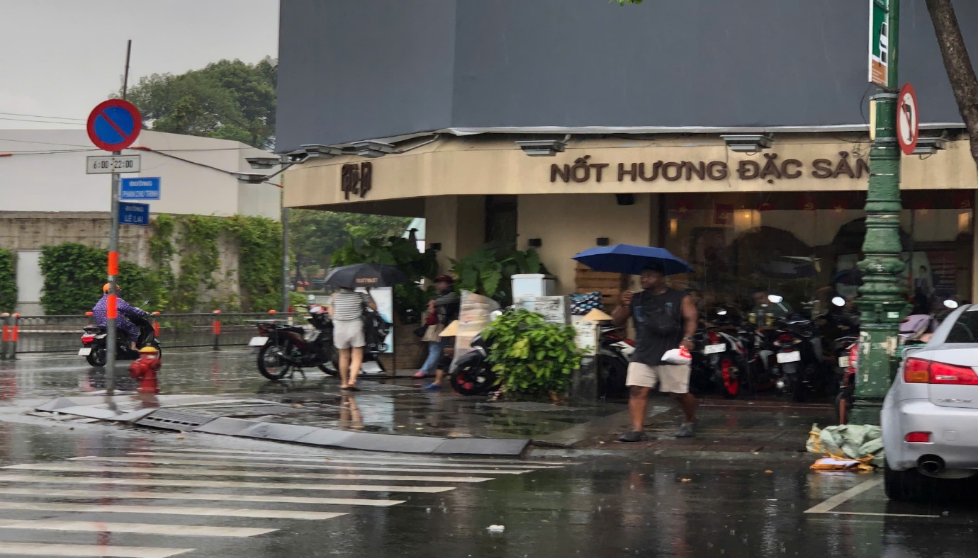 Những địa điểm xem diễu binh, pháo hoa và trình diễn máy bay “không có chỗ chê” dịp 30-4- Ảnh 15.