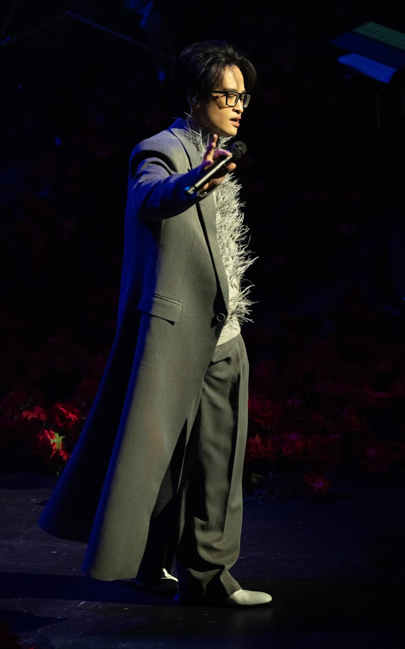 Đằng sau bộ trang phục gây tranh luận của Hà Anh Tuấn - Ảnh 6.