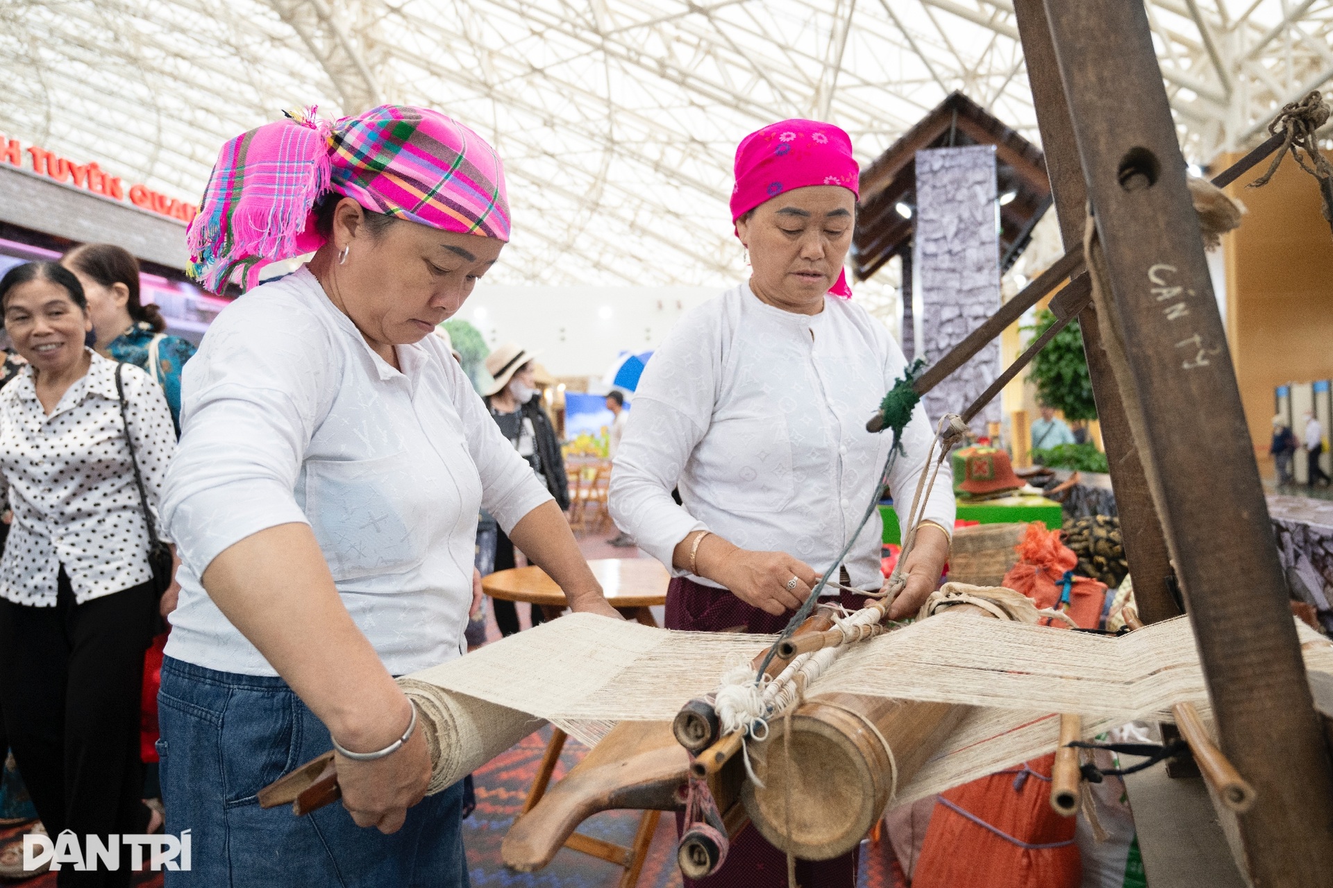 Sắc màu Tây Bắc nổi bật giữa không gian Hội chợ Mùa Thu - 10