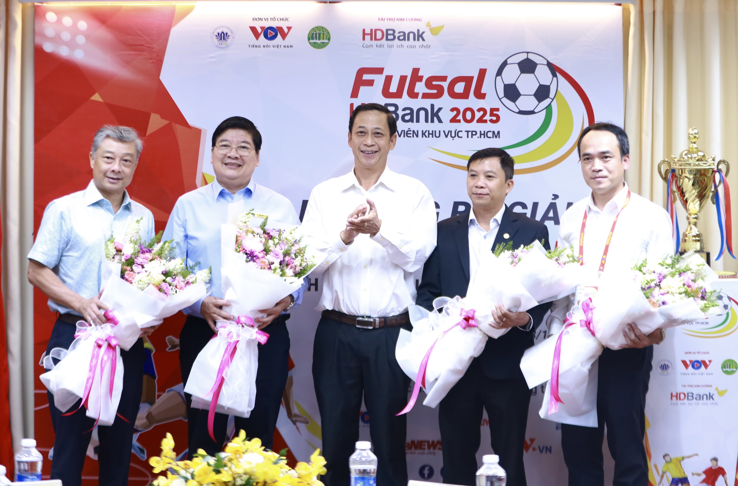 12 đội bóng tranh tài hấp dẫn tại giải futsal sinh viên TP.HCM 2025 - Ảnh 2.