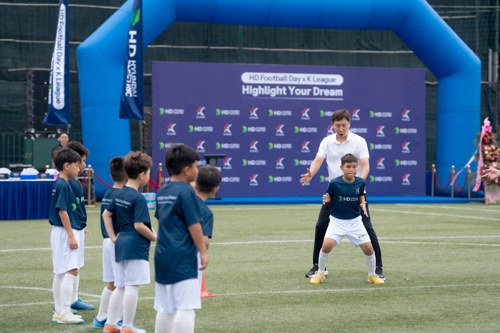HD Hyundai Electric đồng hành “thắp lửa” đam mê bóng đá cho giới trẻ Việt - 4