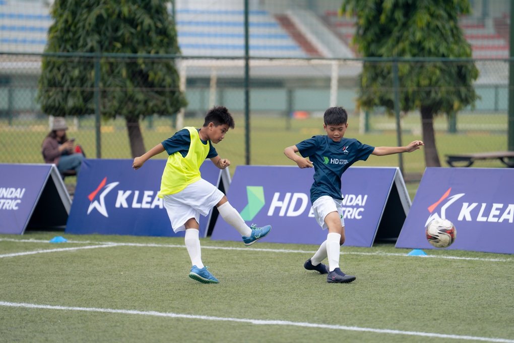 HD Hyundai Electric đồng hành “thắp lửa” đam mê bóng đá cho giới trẻ Việt - 5