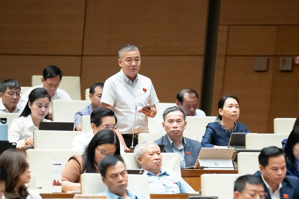 Đại biểu Quốc hội Nguyễn Lân Hiếu. Ảnh: QH 202510280912110971_z7162723280425_b5d43f2424a693bca79410fa165a0582.jpg