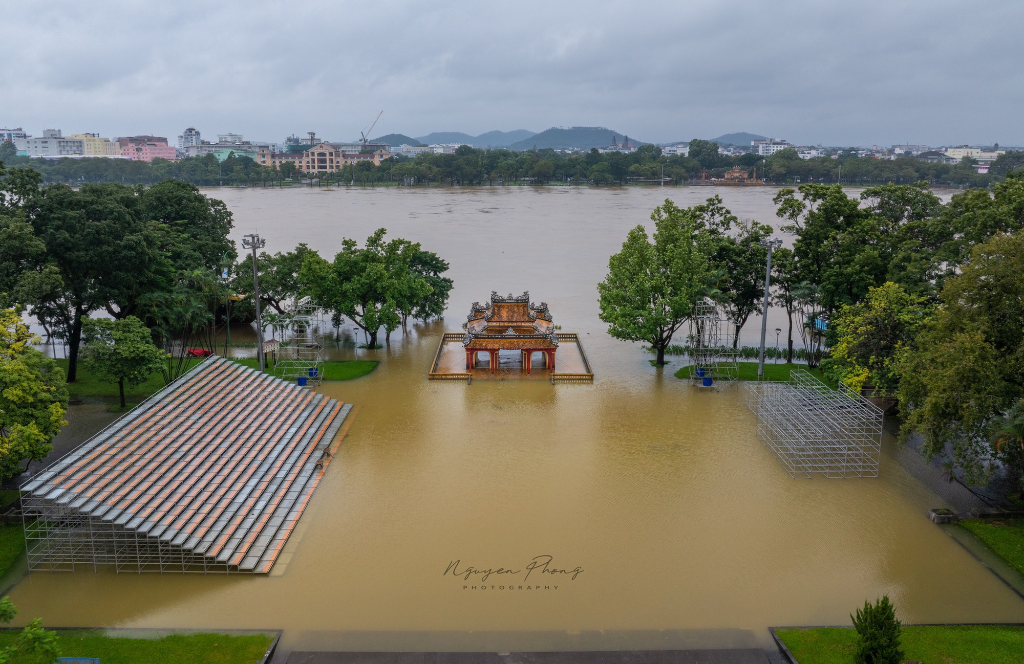 Thương lắm cảnh tượng ở Di tích Cố đô Huế ngày 28/10- Ảnh 5.