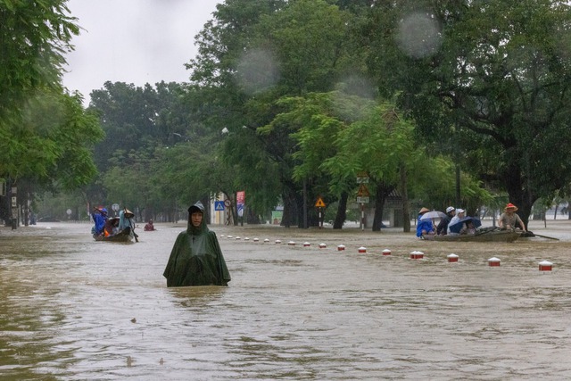 Thương lắm cảnh tượng ở Di tích Cố đô Huế ngày 28/10- Ảnh 15.