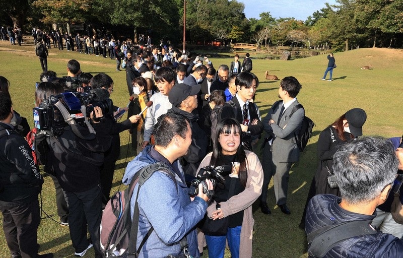 Nghi phạm ám sát ông Abe Shinzo nhận tội, sốt vé dự khán phiên tòa - Ảnh 2. Nghi phạm ám sát ông Abe Shinzo nhận tội, sốt vé dự khán phiên tòa - Ảnh 2.