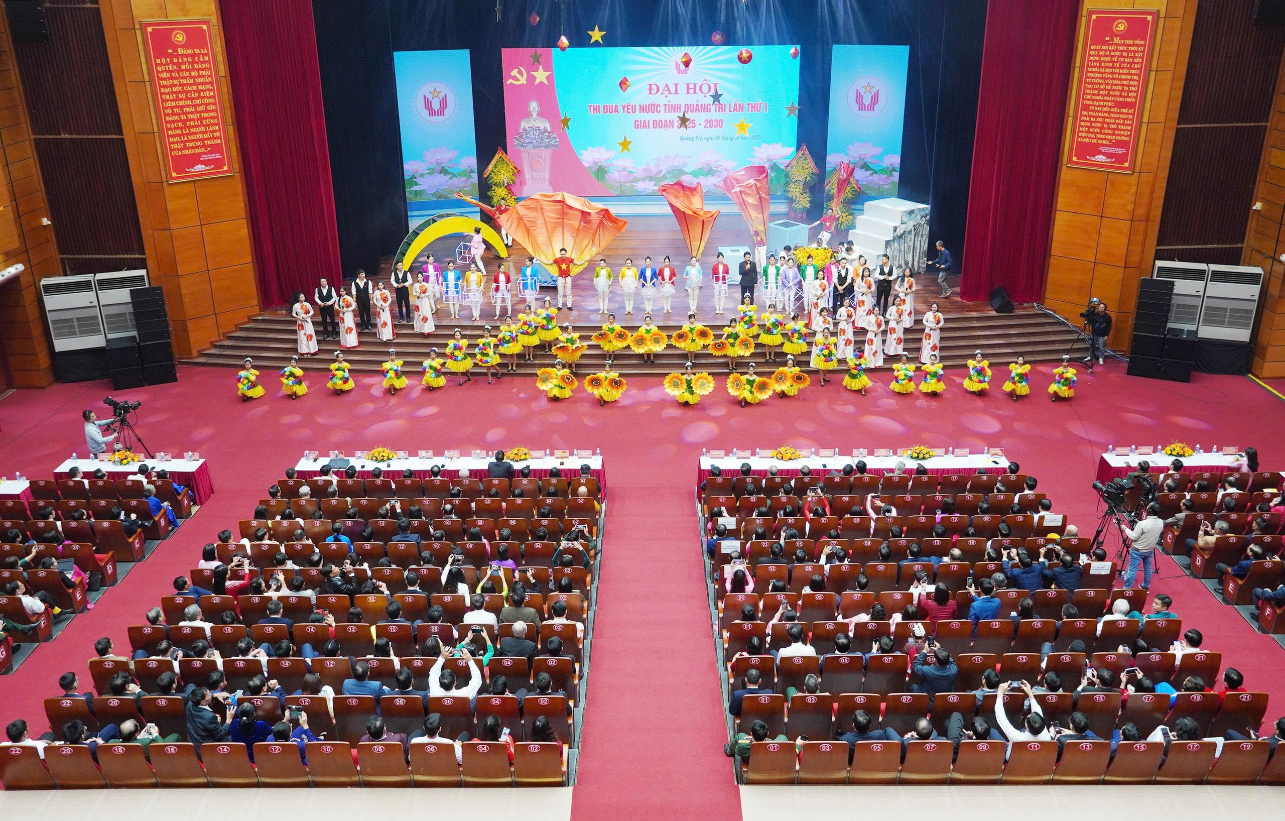 Lan tỏa tinh thần thi đua yêu nước trên quê hương Quảng Trị 4 Quảng Trị biểu dương 475 tập thể, cá nhân điển hình thi đua yêu nước - Ảnh 4.