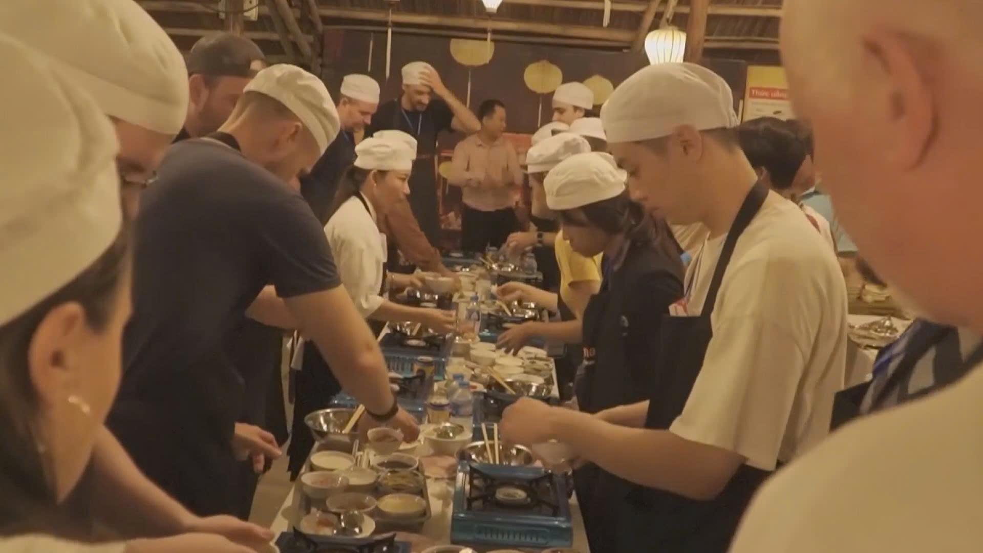 Còn 2 tuần để trở thành 'Sứ giả của yêu thương' - Ảnh 5.