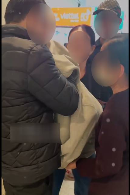 Vụ người phụ nữ Việt bị sát hại tại Nhật: Gia đình đau xót đón tro cốt về nước, tiết lộ cuộc gọi bất thường cuối cùng- Ảnh 4.