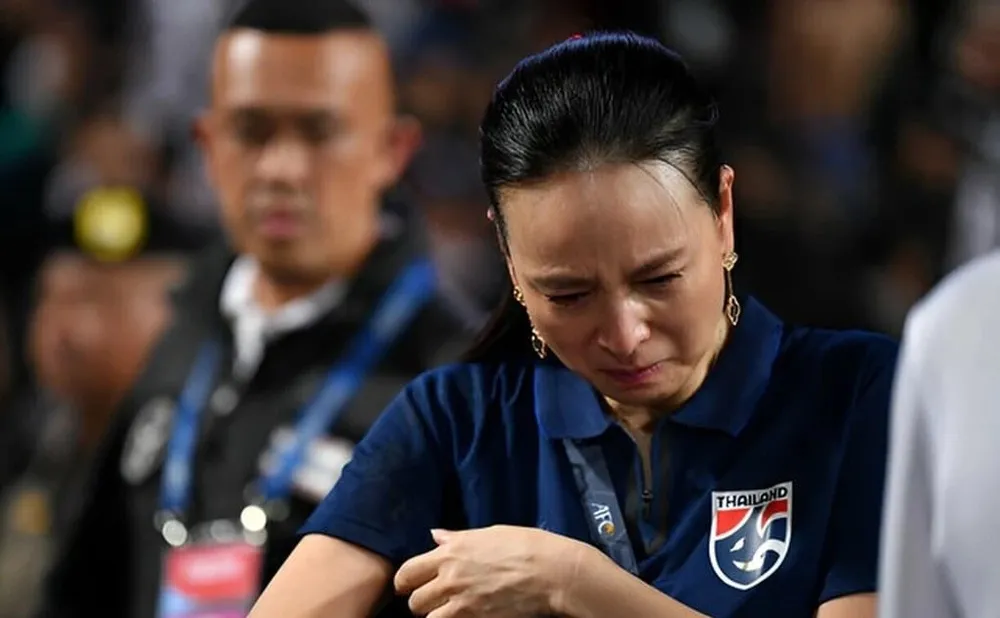 Madam Pang rất buồn về sự cố nhầm quốc kỳ trong lễ bốc thăm giải Futsal U-19 Đông Nam Á. Ảnh: CCT. chu-tich-lien-doan-bong-da-thai-lan-xin-loi-vff-va-xin-chiu-trach-nhiem (2).jpg