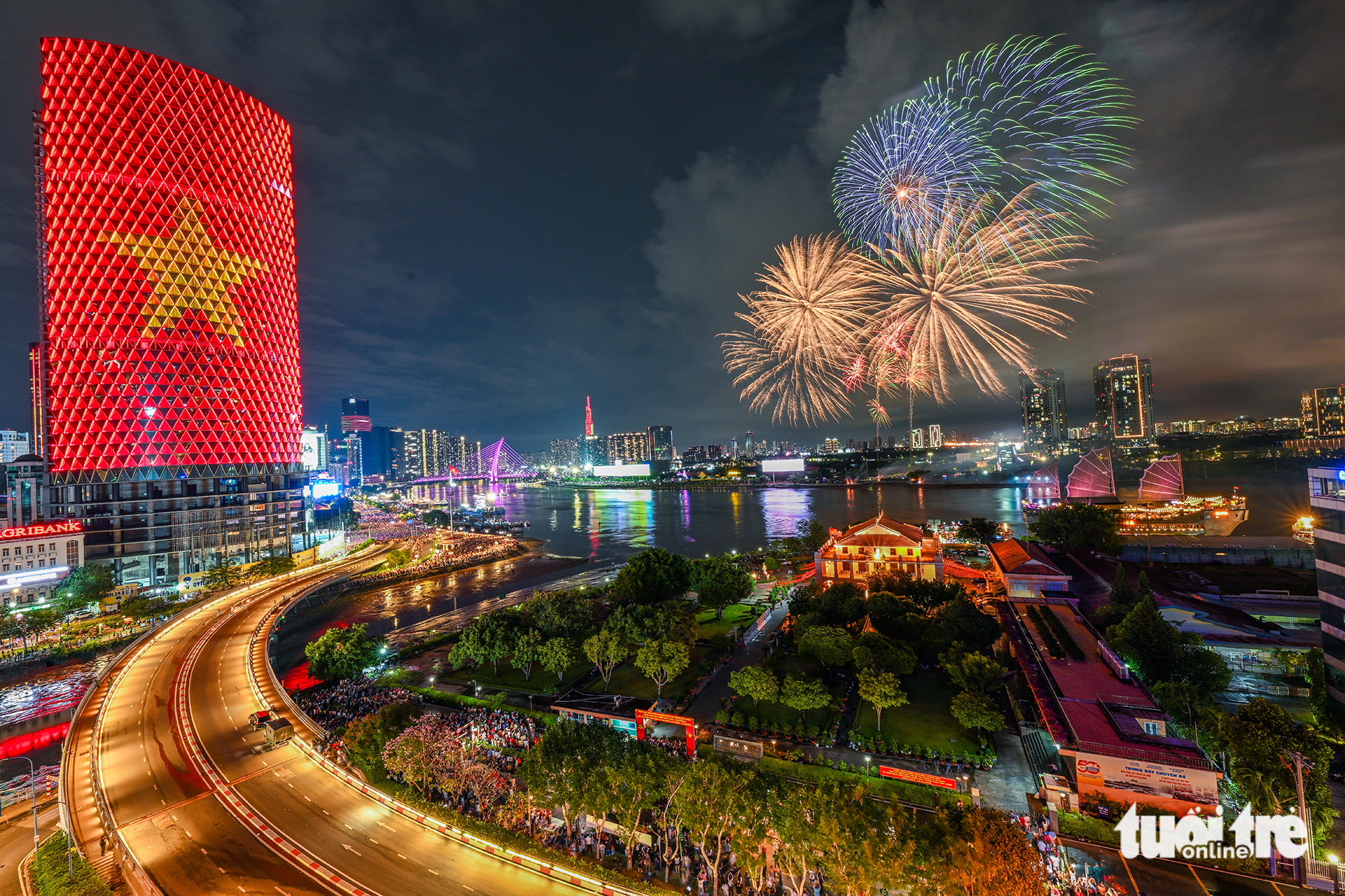 pháo hoa - Ảnh 10.