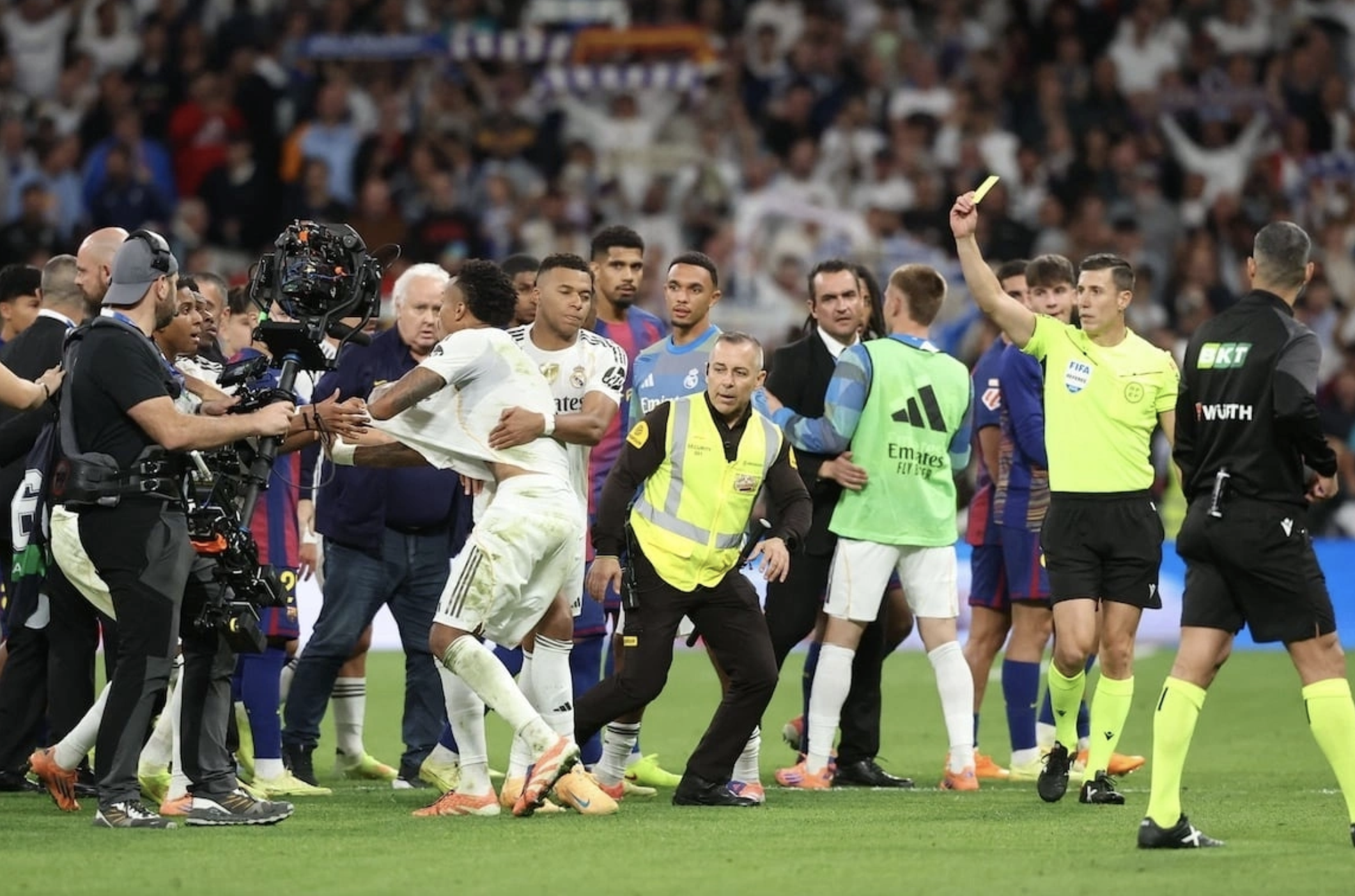 Hỗn loạn sau trận 