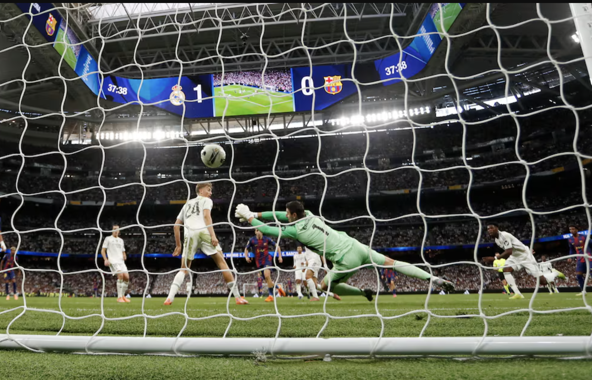 Mbappé tỏa sáng trận El Clasico, Real Madrid thắng nghiền ép Barcelona - Ảnh 4.