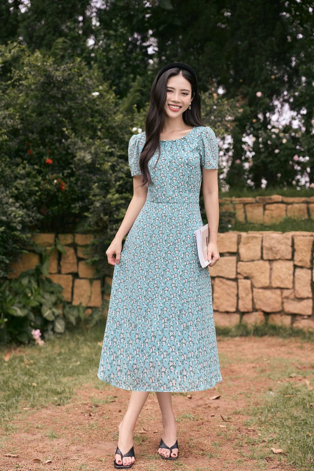 Hóa nàng thơ với vẻ đẹp không tuổi của những chiếc váy hoa- Ảnh 3.