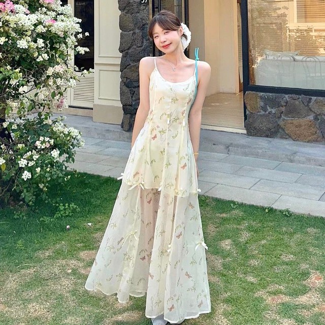 Hóa nàng thơ với vẻ đẹp không tuổi của những chiếc váy hoa- Ảnh 5.