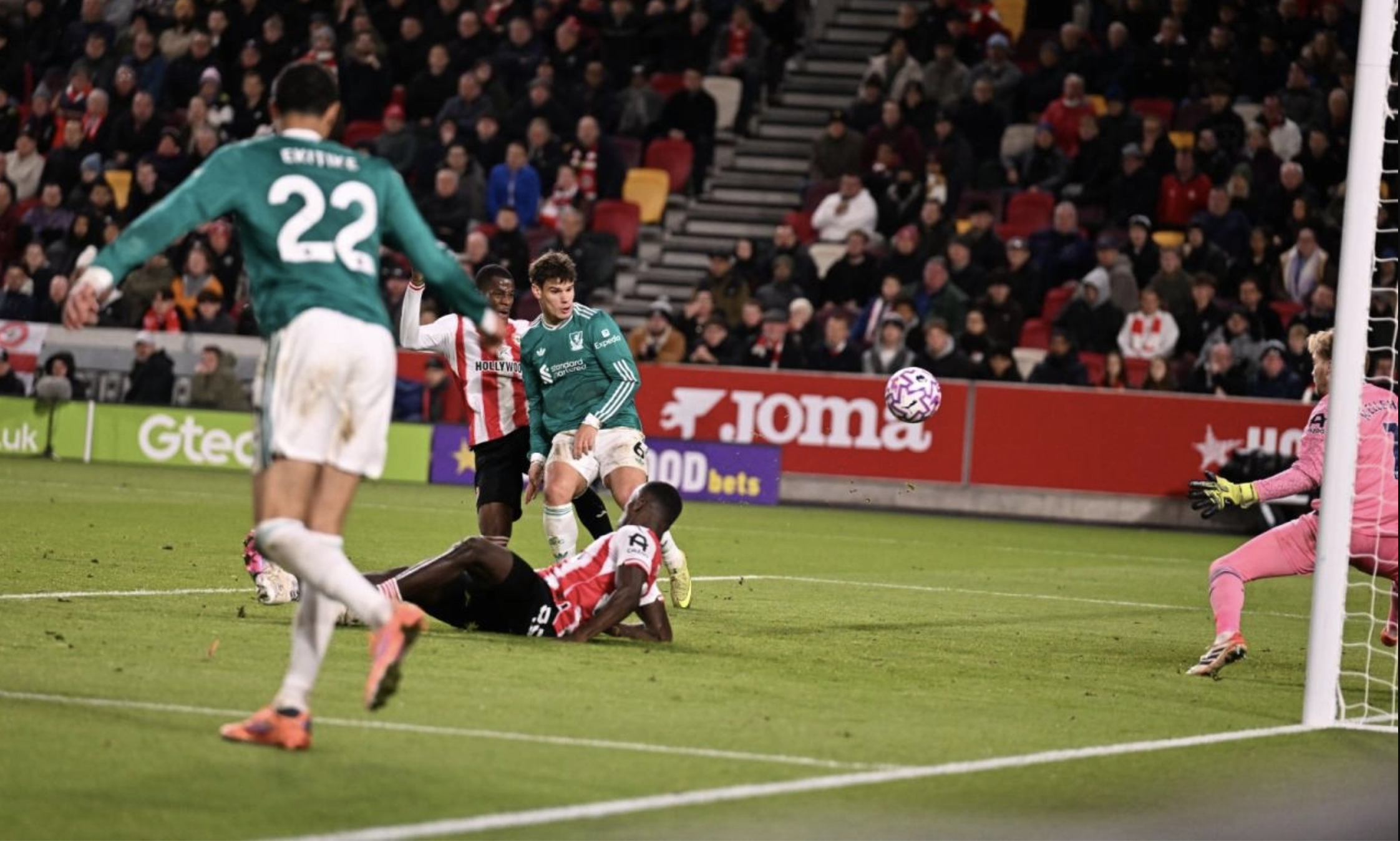 Liverpool thua tan tác ở London, chìm sâu khủng hoảng - Ảnh 4.