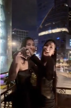 2 đám cưới trong Vbiz là cầu nối giúp hội chị em gương vỡ lại lành