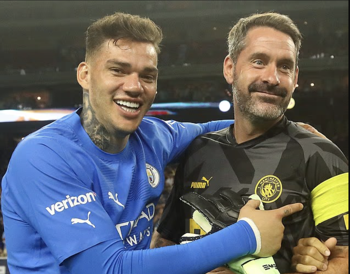 1761690002 193 Thu mon viec nhe luong cao Scott Carson giai nghe