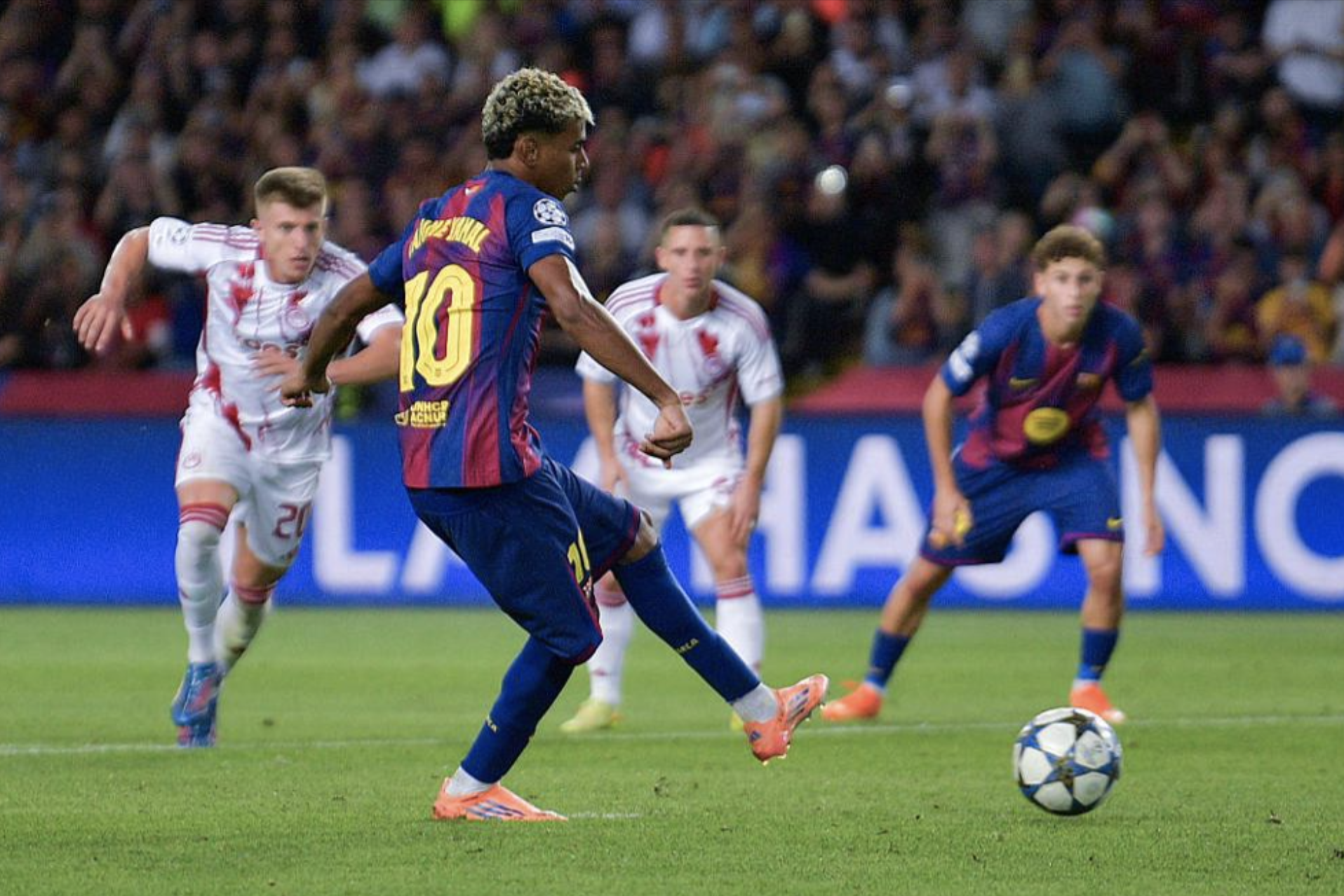 Fermin Lopez lập hat-trick, Barcelona chạy đà ấn tượng trước 