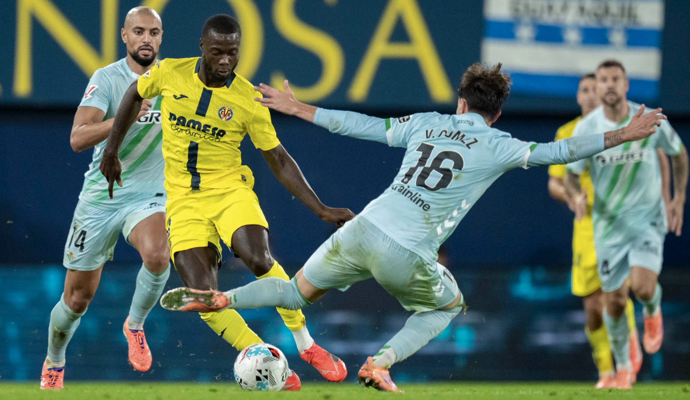 Champions League: Barcelona dễ thở, Man City đối mặt thử thách - Ảnh 6.