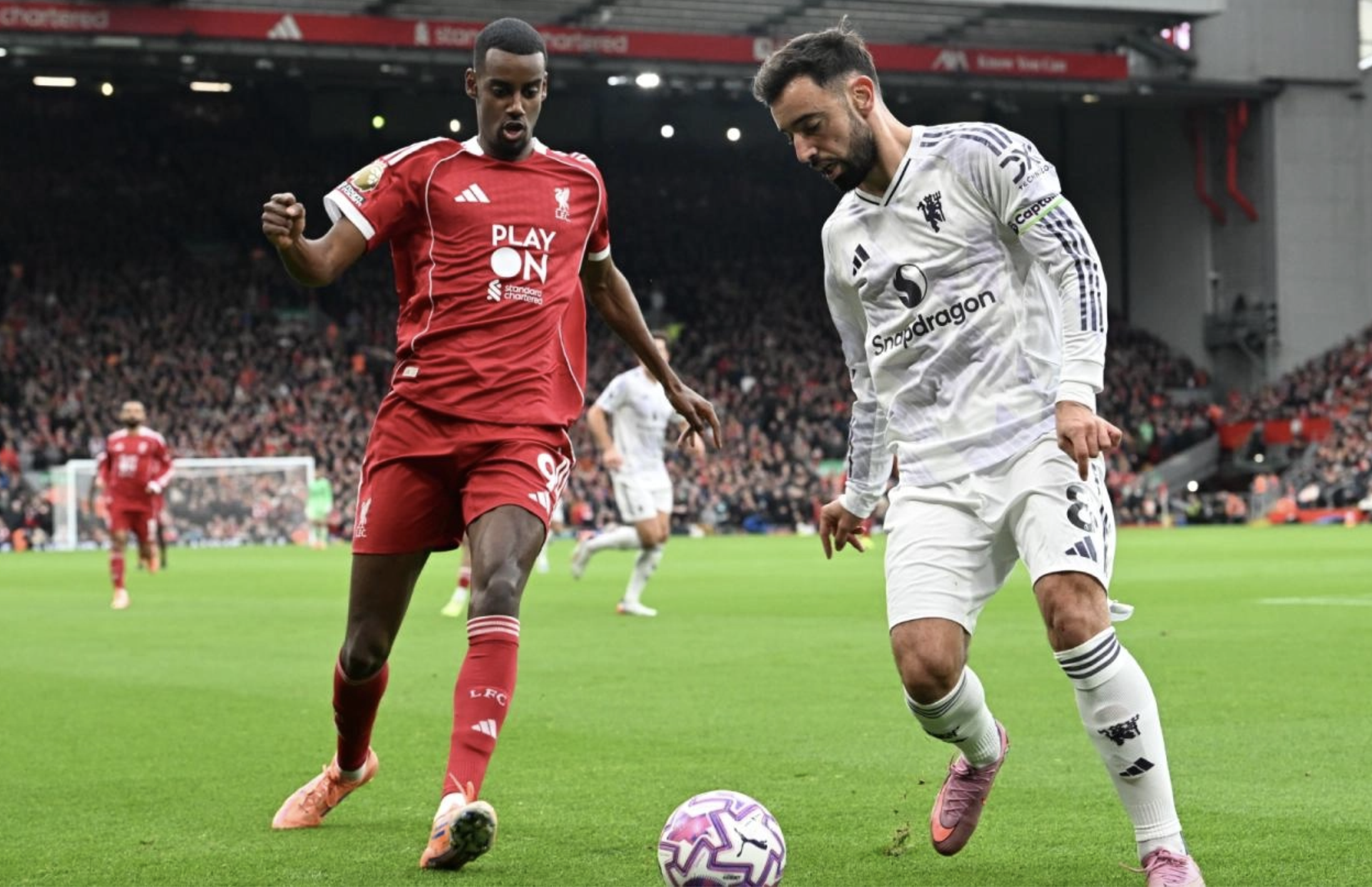 Man United đánh sập 