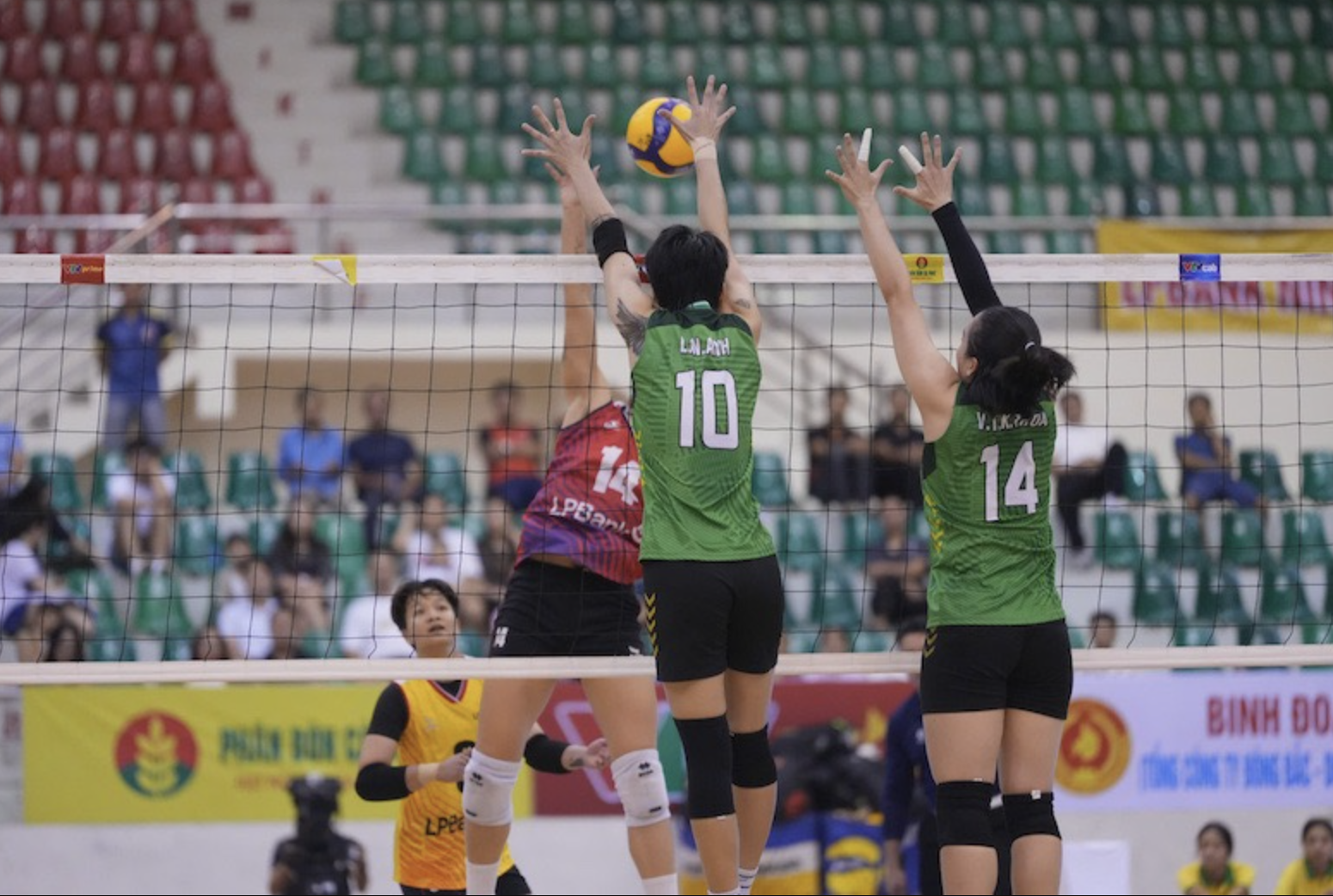 Thắng chủ nhà LPBank Ninh Bình, VTV Bình Điền Long An vô địch bóng chuyền nữ quốc gia  - Ảnh 3.
