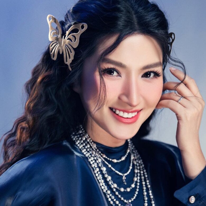 Nữ ca sĩ bị nói sinh 3 con với 3 người đàn ông khác nhau, xin giữ cho em bé thứ 3 sự bình an 4 Cô không chọn cách đối đầu với anti fan như Lệ Quyên mà chỉ nhẹ nhàng block.