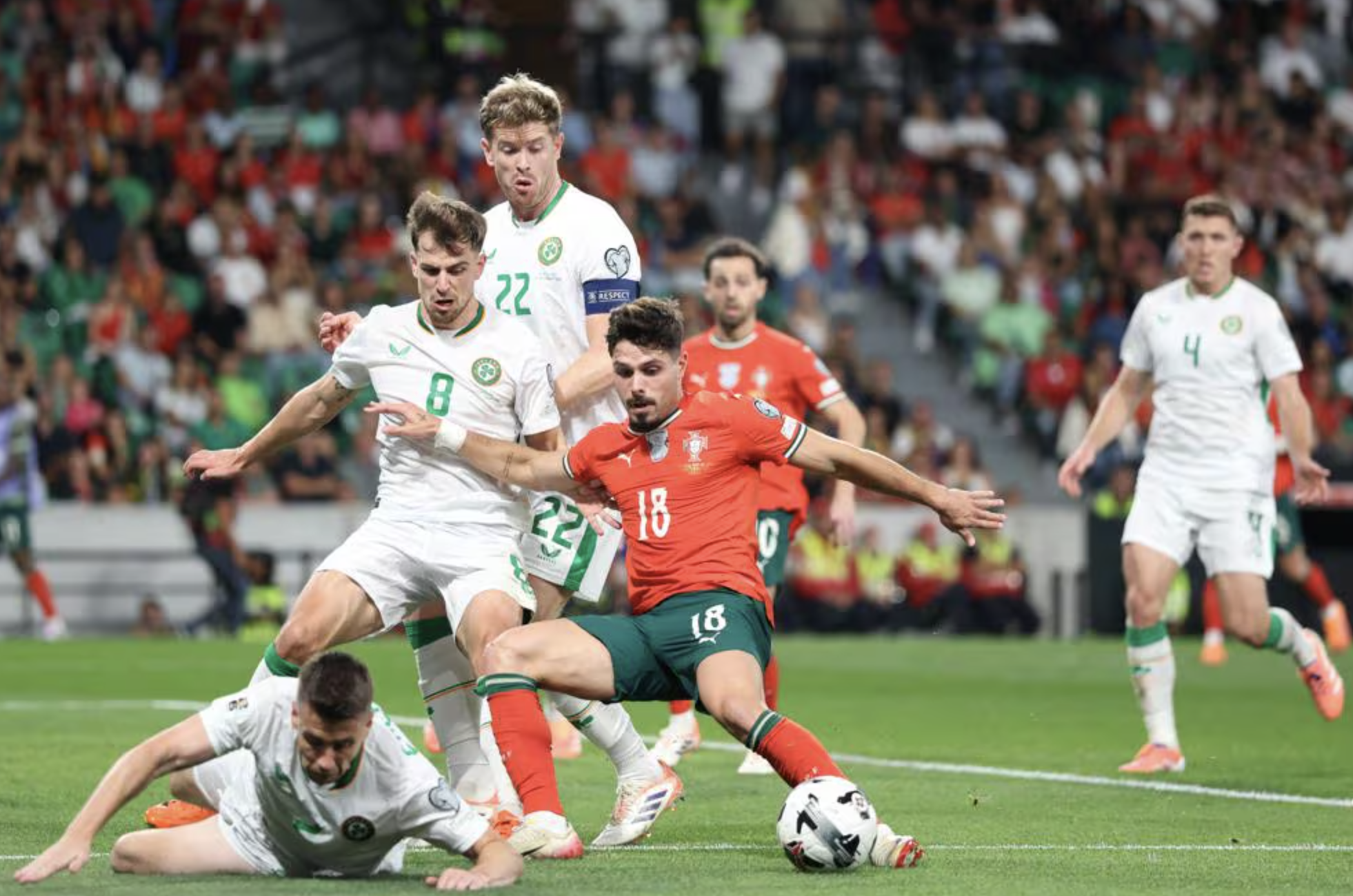 Ronaldo sút hỏng phạt đền, Ruben Neves 