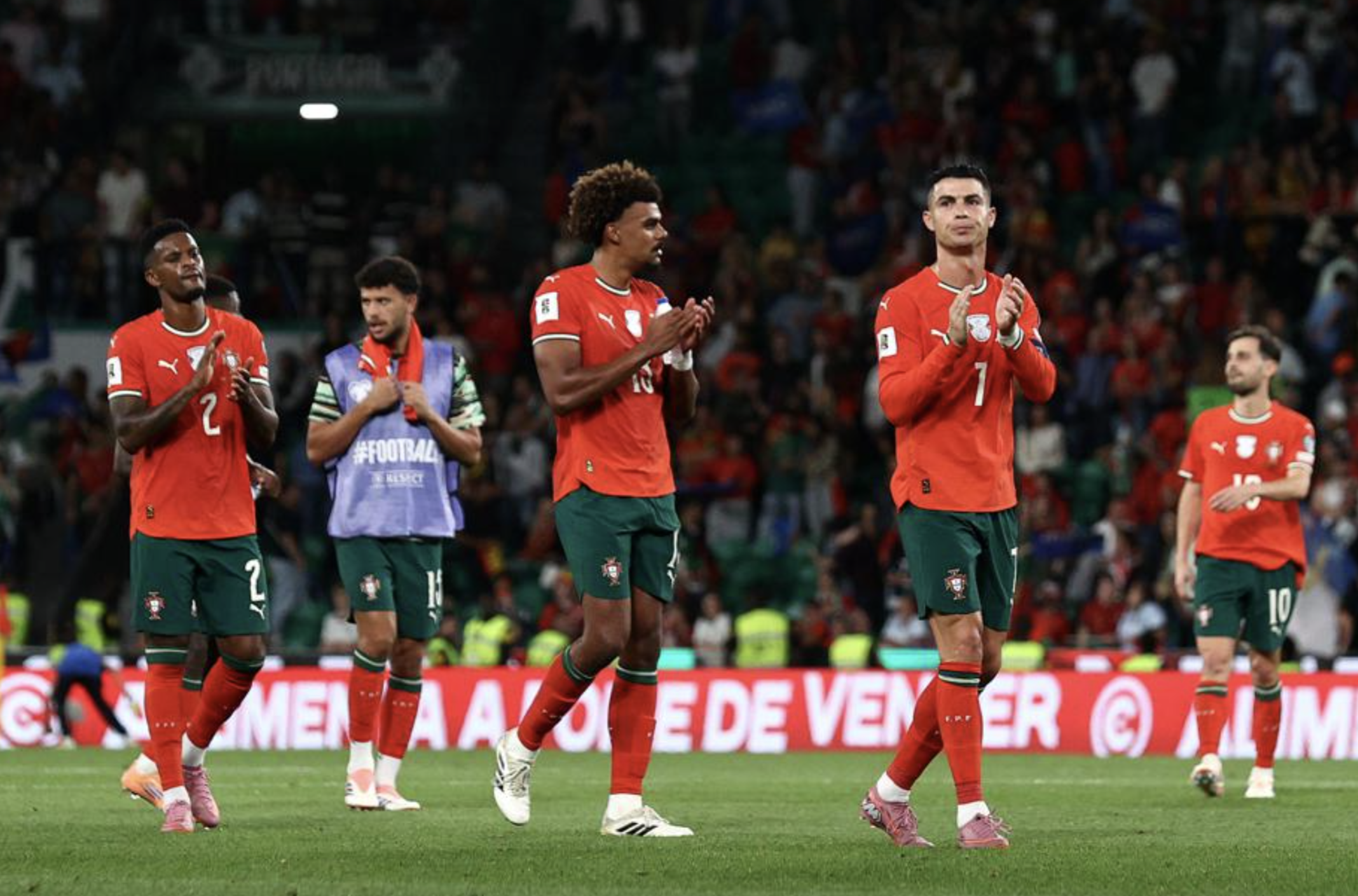 Ronaldo sút hỏng phạt đền, Ruben Neves 