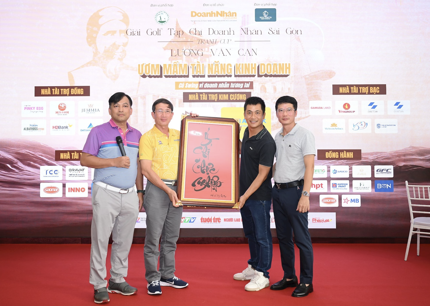 Giải Golf Tạp chí Doanh Nhân Sài Gòn: 200 triệu đồng ươm mầm tài năng kinh doanh - Ảnh 4.