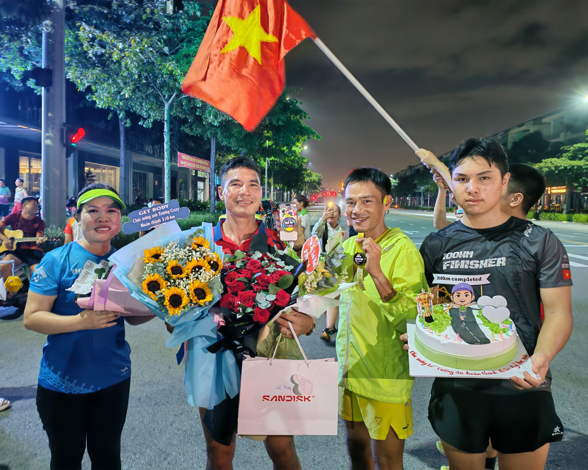 Hành trình 310km bứt phá giới hạn trong sinh nhật lần thứ 45 của 