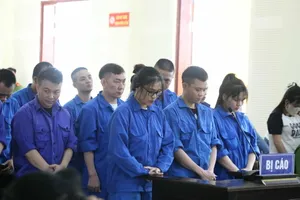 Nhóm người Việt ngồi ở Campuchia gọi video xưng công an và cái kết