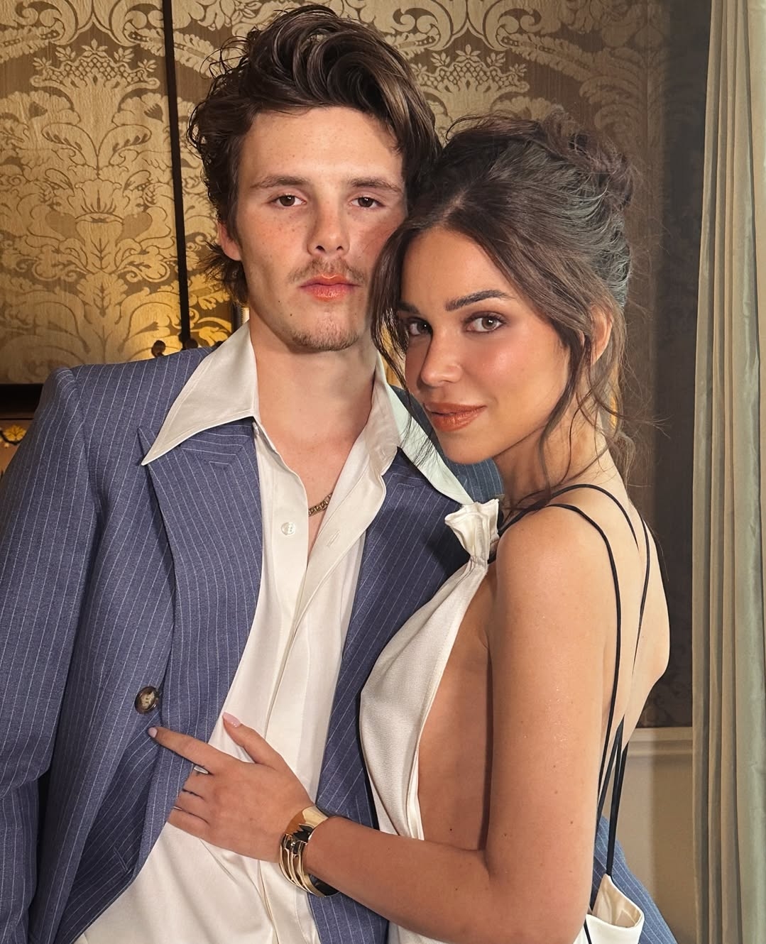 Vợ chồng Beckham bỏ tiền thuê nữ nhạc sĩ kèm cặp con trai út, ngờ đâu lại rước về một... nàng dâu tương lai- Ảnh 4.