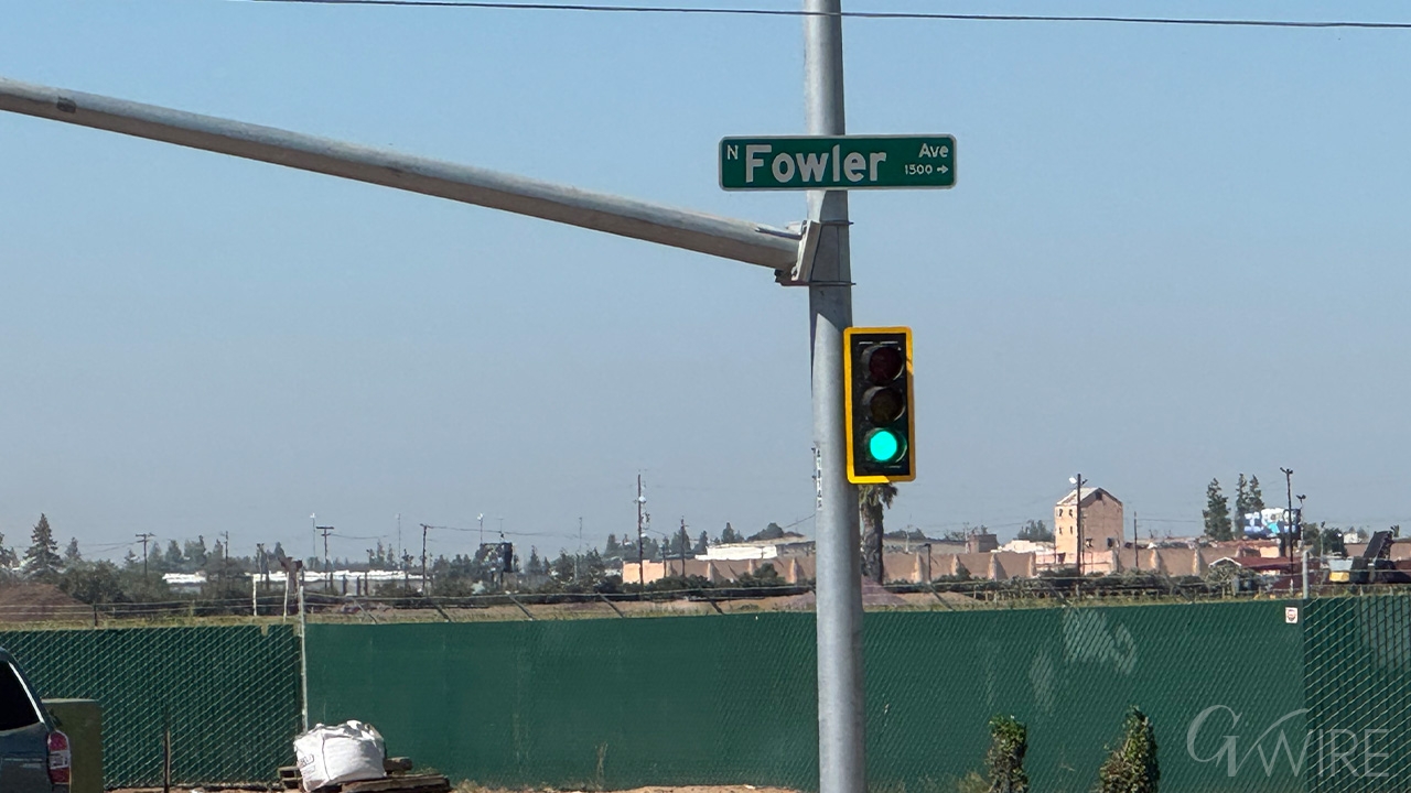 Mất 10 tháng và hàng triệu USD để bật một đèn giao thông 2 đèn giao thông - Ảnh 2.