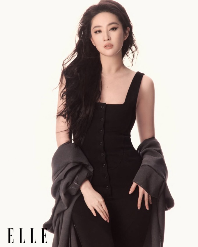 Mỹ nhân 38 tuổi giữ vóc dáng thon gọn, săn chắc nhờ tập luyện đều đặn mỗi ngày. Ảnh: Elle