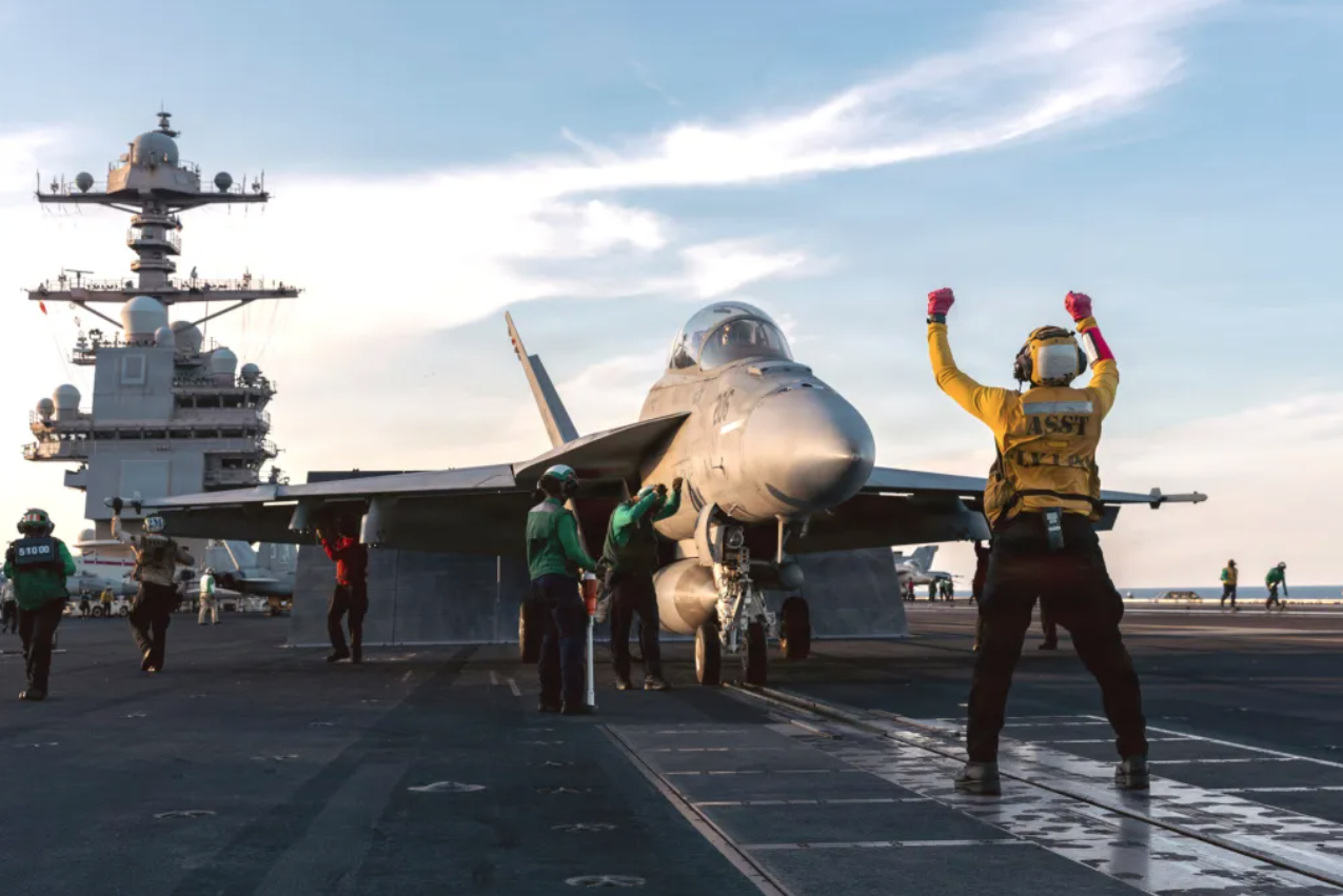 Tổng thống Trump muốn Mỹ từ bỏ đường đua máy phóng điện từ với Trung Quốc- Ảnh 2. Tổng thống Trump muốn Mỹ từ bỏ đường đua máy phóng điện từ với Trung Quốc- Ảnh 2.