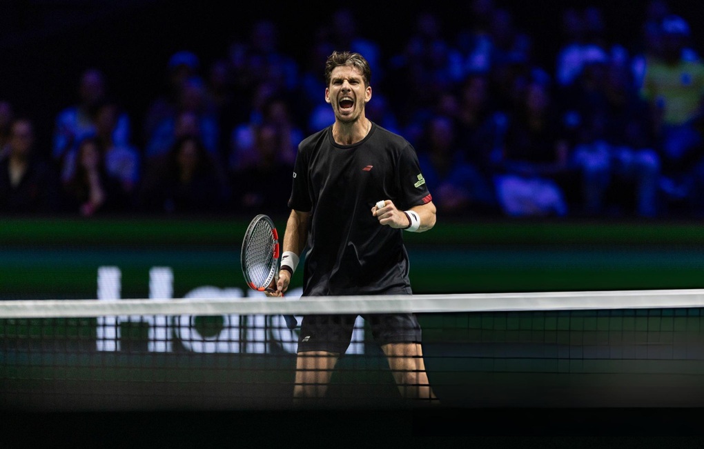 Alcaraz thua sốc ngay trận ra quân Paris Masters - 2