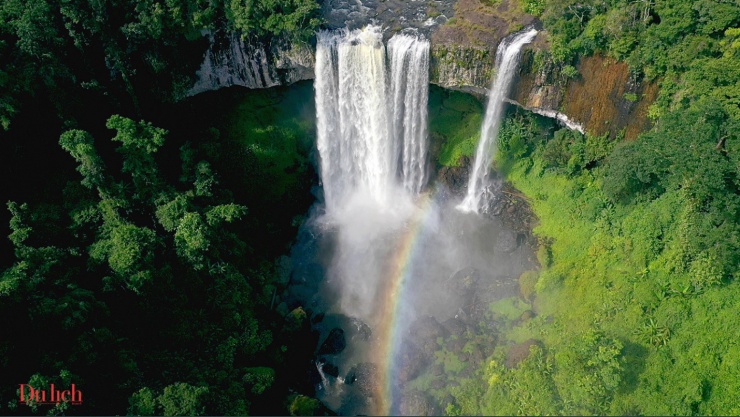 Kỳ diệu khoảnh khắc cầu vồng rực rỡ xuất hiện ở thác K50 - 2